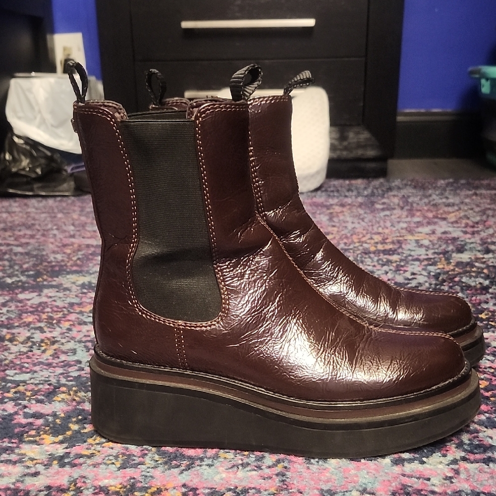 Women's Burgundy Platform Chelsea Boots Size 8